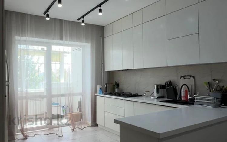 4-комнатная квартира · 167 м² · 1/4 этаж, Абдолова за 65 млн ₸ в Уральске — фото 2
