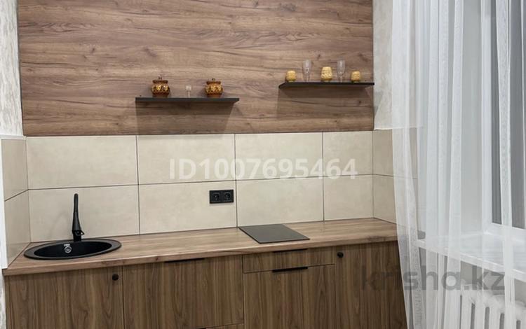 1-комнатная квартира · 31 м² · 2/2 этаж, мкр Михайловка — Крылова за 160 000 ₸ в Караганде, Казыбек би р-н — фото 2