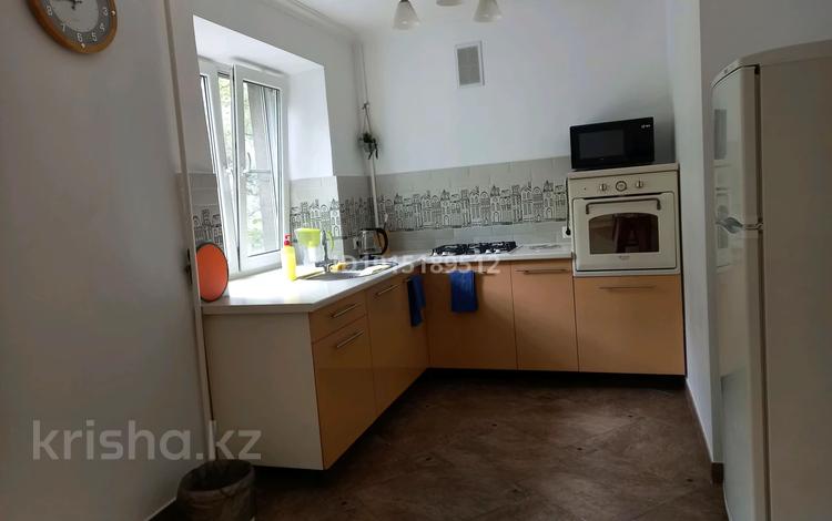 3-бөлмелі пәтер · 53 м² · 2/4 қабат, ул. Жамбыла, бағасы: 500 000 ₸ в Алматы, Алмалинский р-н — фото 2