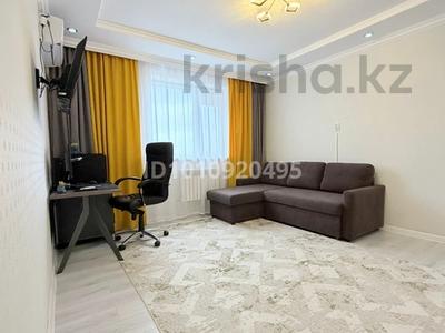 3-комнатная квартира · 59.9 м² · 8/10 этаж, мкр Центральный, Абая 26 — Драмтеатр за 38 млн 〒 в Атырау