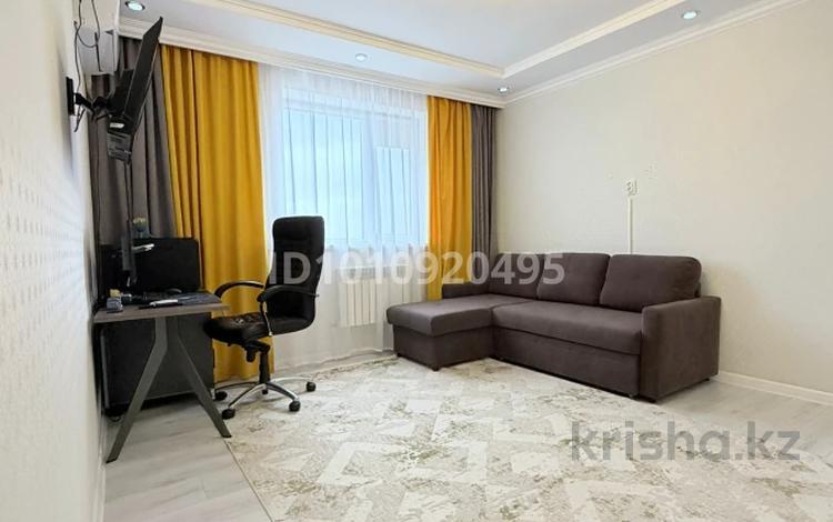3-комнатная квартира · 60 м² · 8/10 этаж, мкр Центральный, Абая 26 — Драмтеатр за ~ 35 млн ₸ в Атырау — фото 2