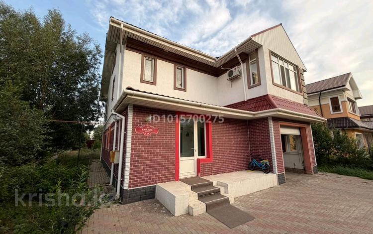 7-комнатная квартира · 280 м², Кабанбай батыра — Мангилик ел за 170 млн ₸ в Астане, Есильский р-н — фото 2