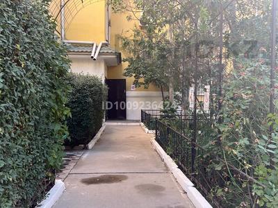 4-комнатная квартира · 135 м² · 1/5 этаж, 15-й мкр 66а за 57 млн 〒 в Актау