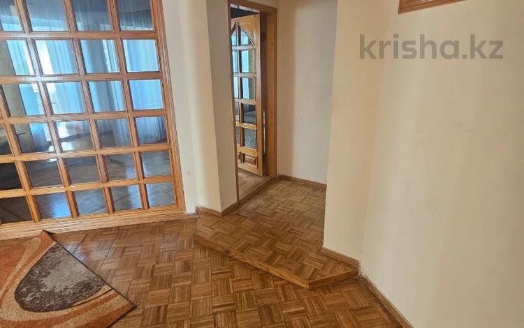 3-комнатная квартира, 81.2 м², 7/7 этаж помесячно, Наурызбай батыра