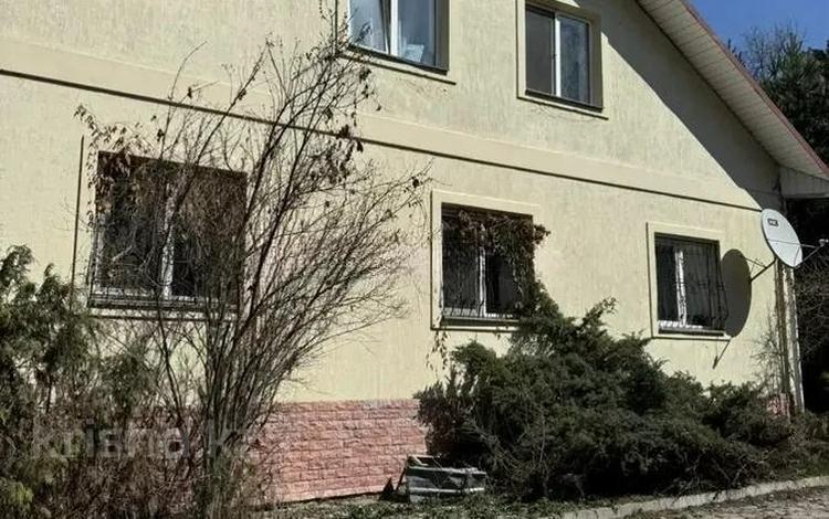 Отдельный дом · 5 комнат · 326 м² · 7.5 сот., Оспанова 35 за 800 000 ₸ в Алматы, Медеуский р-н — фото 10