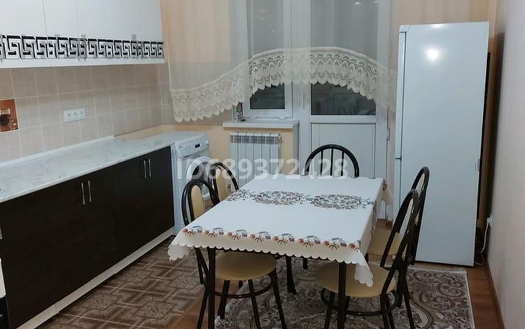 2-бөлмелі пәтер · 80 м² · 7/16 қабат, мкр Орбита-1, Торайгырова 19а, бағасы: 420 000 〒 в Алматы, Бостандыкский р-н — фото 2