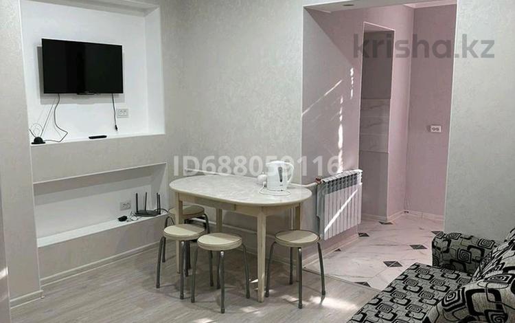 1-бөлмелі пәтер · 50 м² · 2/5 қабат, 15-ш/а. 28, бағасы: 15 млн ₸ в Актау, 15-й мкр — фото 2