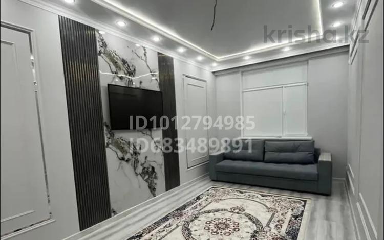 1-комнатная квартира · 45 м² · 3/5 этаж, мкр Самал, Мкрн Самал 15 за 180 000 ₸ в Атырау — фото 2