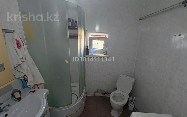 Жеке үй · 2 бөлме · 75 м² · 8 жүзд., Байтақ-2 ш/а., 24 24 — Возле школы №50, бағасы: 15 млн ₸ в Атырау, мкр Байтак-2 — фото 2