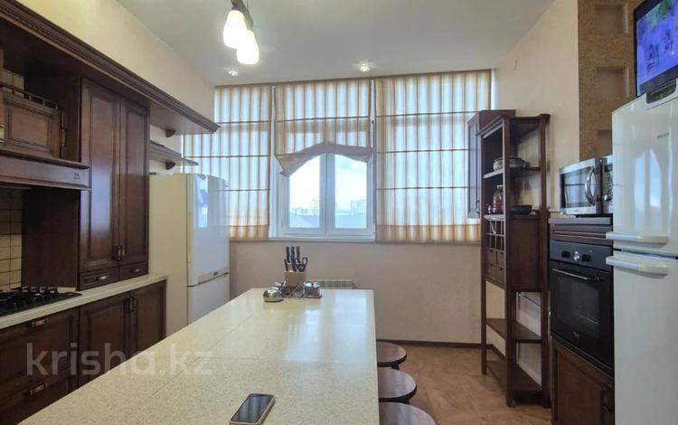 4-комнатная квартира · 200.4 м² · 4/11 этаж, Есет батыра за 62 млн ₸ в Актобе — фото 31