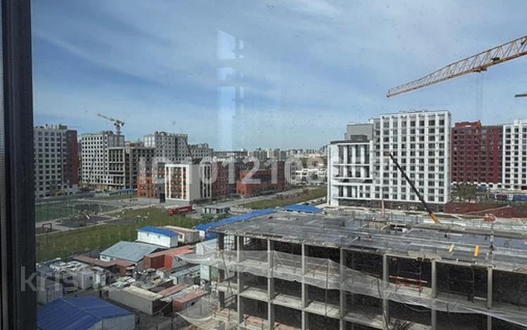 3-комнатная квартира · 85 м² · 5/17 этаж, ул. Е-353 15 за 57.9 млн ₸ в Астане, Есильский р-н — фото 2