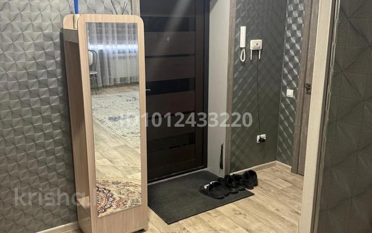 1-бөлмелі пәтер · 45 м² · 3/7 қабат, мкр. Алтын орда, мкр Батыс 2 49Д, бағасы: 19.5 млн ₸ в Актобе — фото 2