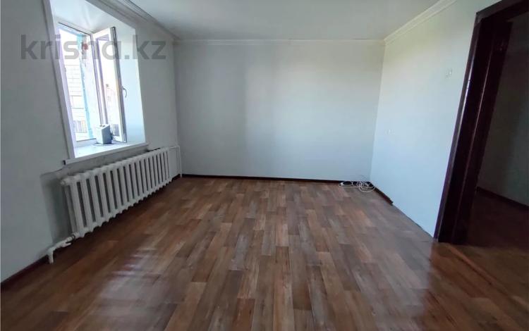 2-комнатная квартира · 54.7 м² · 9/9 этаж, мкр Юго-Восток, Мкр Юго-Восток пр. Шахтеров — Магазин 12 месяцев, Католический костел, ТД Проспект за 16 млн ₸ в Караганде, Казыбек би р-н — фото 4