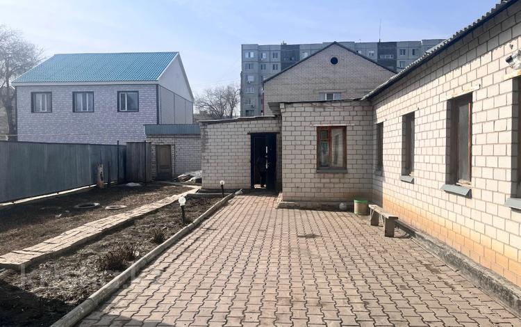 Жеке үй · 5 бөлме · 209.8 м² · 4.7 жүзд., 1 ш/а, Тлепбергенова 35 — ЦПКиО первого президента, бағасы: 31.5 млн ₸ в Актобе, мкр 5 — фото 14