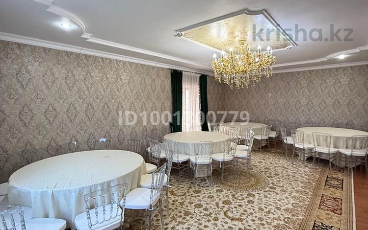 Отдельный дом · 8 комнат · 380 м², Затаевича за 750 000 〒 в Кокшетау — фото 8