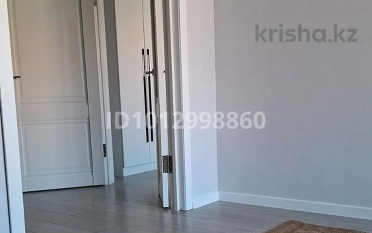 2-комнатная квартира · 56 м² · 1/7 этаж, мкр. Алтын орда 49Д/к1 — Смарт билим школа-гимназия, гипермаркет анвар за 25 млн ₸ в Актобе — фото 4