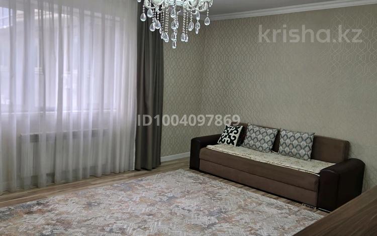 2-комнатная квартира · 86 м² · 3/15 этаж, Толе би 273 за 330 000 ₸ в Алматы, Алмалинский р-н — фото 2