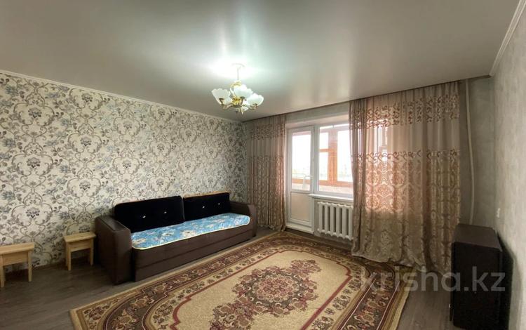 2-бөлмелі пәтер · 54 м² · 6/9 қабат, мкр Юго-Восток, 30й микрорайон, ул Гапеева, бағасы: 18.5 млн ₸ в Караганде, Казыбек би р-н — фото 2