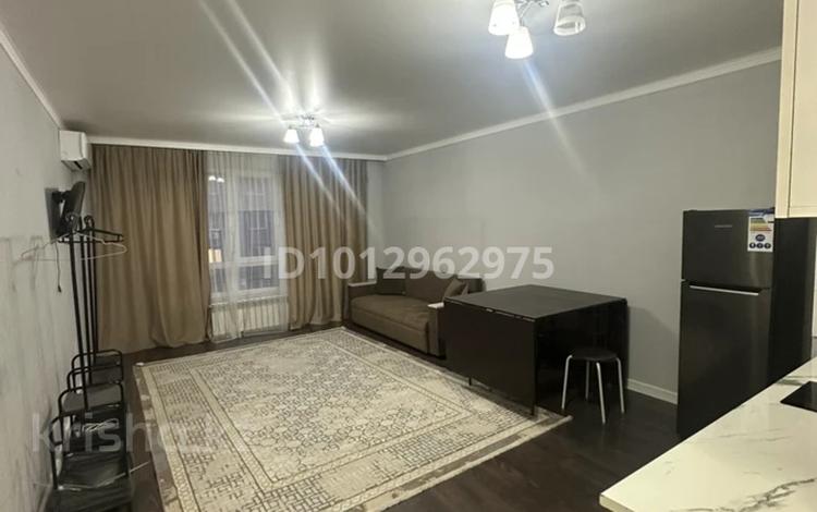 1-комнатная квартира · 30 м² · 4/11 этаж, мкр Аккент 95 за 10 000 ₸ в Алматы, Алатауский р-н — фото 2
