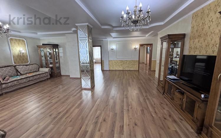 3-комнатная квартира · 139.6 м² · 2/10 этаж, Казыбек Би 40 за 65 млн ₸ в Усть-Каменогорске — фото 2