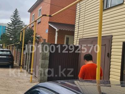 Отдельный дом · 16 комнат · 681 м² · 9 сот., мкр Шубар 54 — Ермекоаа Ондасынова за 200 млн ₸ в Астане, Есильский р-н