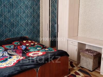Аренда домов или дач в Шымкенте: Отдельный дом · 2 комнаты · 65 м² · помесячно, 11-й микрорайон, Айтжанова 143 за 150 000 〒 Отдельный дом · 2 комнаты · 65 м² · помесячно, 11-й микрорайон, Айтжанова 143 за 150 000 〒 в Шымкенте, Енбекшинский р-н