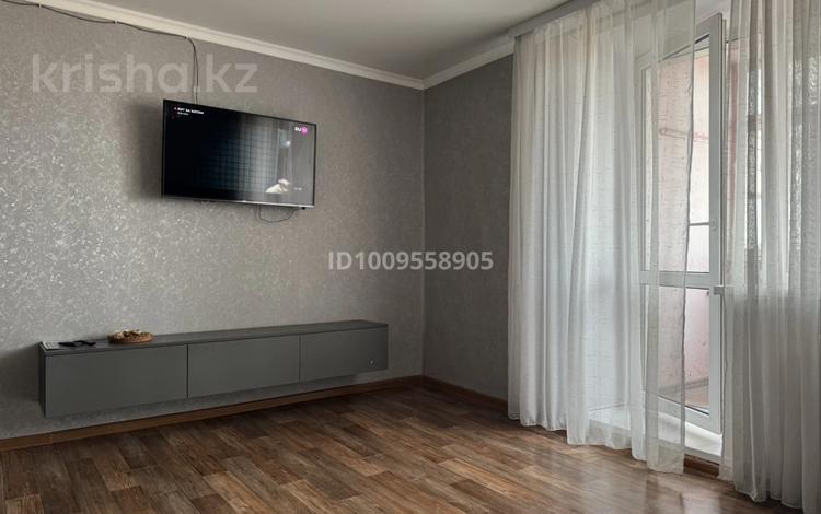 2-бөлмелі пәтер · 70 м² · 6/9 қабат, Рабочая — Маг Бочонок, 6ая школа, бағасы: 10 000 ₸ в Сарани — фото 2