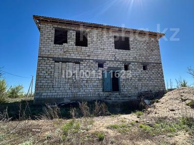 Отдельный дом · 7 комнат · 200 м² · 10 сот., Посёлок Шығыс за 15 млн 〒 в Актобе