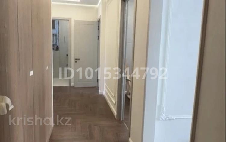 3-комнатная квартира · 90 м², Жубан Молдагалиев 9 5 за 68 млн ₸ в Астане, Нура р-н — фото 2