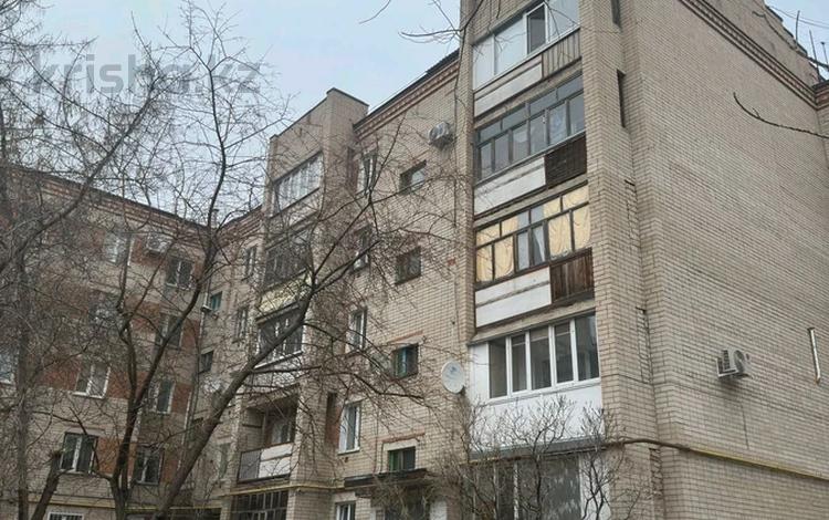 1-комнатная квартира, 35 м², 3/5 этаж, Мира 284/а — Находится возле рынка Салем. за 13.2 млн 〒 в Петропавловске — фото 2