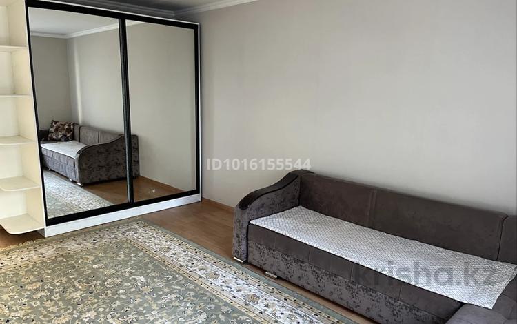 1-комнатная квартира · 49 м² · 2 этаж, мкр Аккент 35 за 200 000 ₸ в Алматы, Алатауский р-н — фото 2