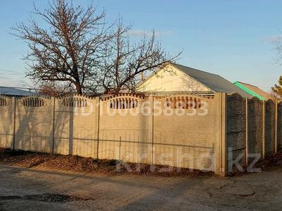 Продажа домов и дачи в Костанайской обл.: Отдельный дом · 4 комнаты · 80 м² · 6 сот., 3 мкр — 10 школа за 15.5 млн 〒 Отдельный дом · 4 комнаты · 80 м² · 6 сот., 3 мкр — 10 школа за 15.5 млн 〒 в Житикаре