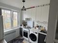 2-комнатная квартира · 50 м² · 2/5 этаж, мкр Строитель 10/1 за 150 000 ₸ в Уральске — фото 9