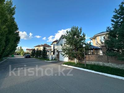 Отдельный дом · 7 комнат · 320 м² · 10 сот., Е-248 25 — Коттеджный городок Казгюа за 285 млн 〒 в Астане, Нура р-н