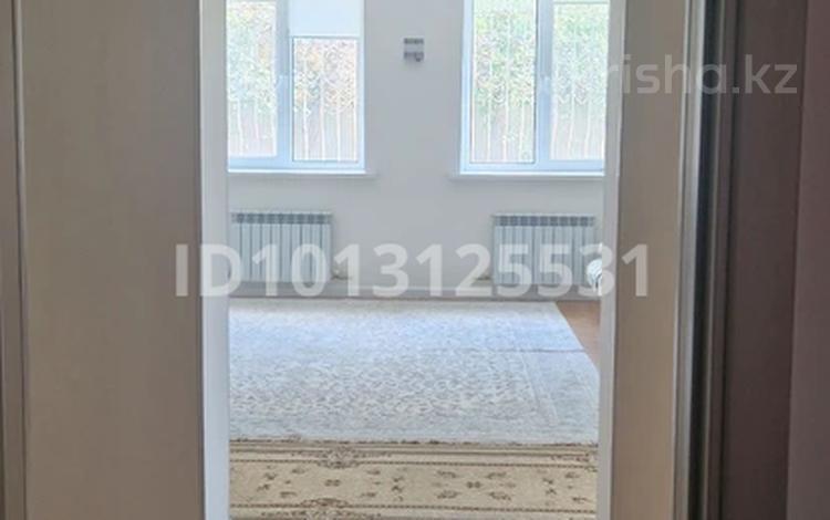 Отдельный дом · 4 комнаты · 170 м² · 9 сот., мкр Самал, Әбіш Кекілбайұлы за 52 млн ₸ в Атырау — фото 2