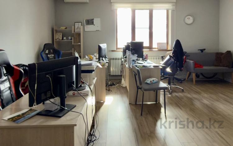 Офисы · 25 м² за 300 000 ₸ в Алматы, Медеуский р-н — фото 2