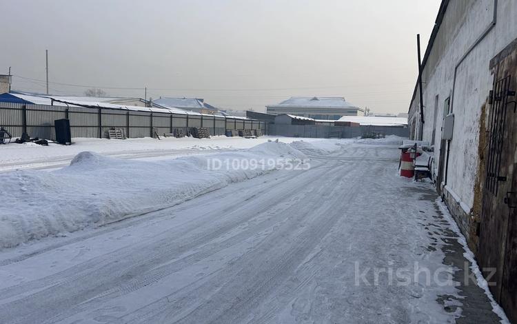 Свободное назначение, офисы, магазины и бутики, склады, азс, автосервисы и автомойки, кабинеты и рабочие места · 600 м² за 1.8 млн ₸ в Семее — фото 2