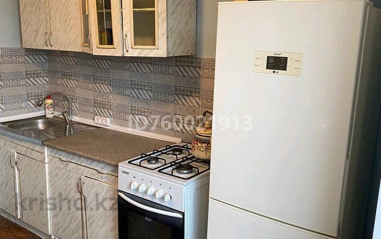 1-бөлмелі пәтер · 40 м² · 3 қабат, Гагарина — Автовокзал, бағасы: 10 000 ₸ в Уральске — фото 3