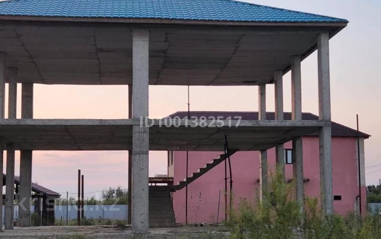 Отдельный дом · 5 комнат · 220 м² · 10 сот., мкр Коктем, С/о Геологтехкомплект 71 за 30 млн ₸ в Атырау — фото 2