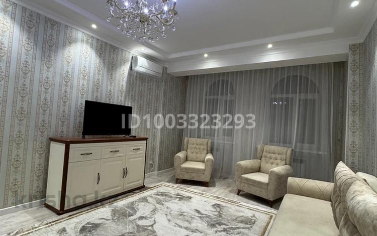 2-бөлмелі пәтер · 84 м² · 5/5 қабат, Нұрсая ш/а., Акжарма 10, бағасы: 300 000 ₸ в Атырау, мкр Нурсая — фото 2