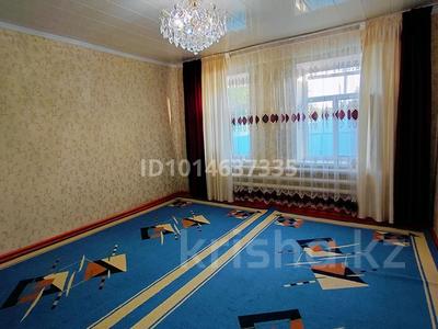 Отдельный дом · 6 комнат · 100 м² · 10 сот., Амангелді 76 — Атамекен за 18 млн ₸ в Ленгере