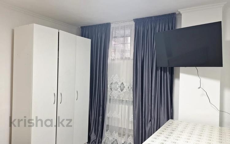 1-комнатная квартира · 20 м² · 1/5 этаж, мкр Кокжиек 7 за 10 000 ₸ в Алматы, Жетысуский р-н — фото 2