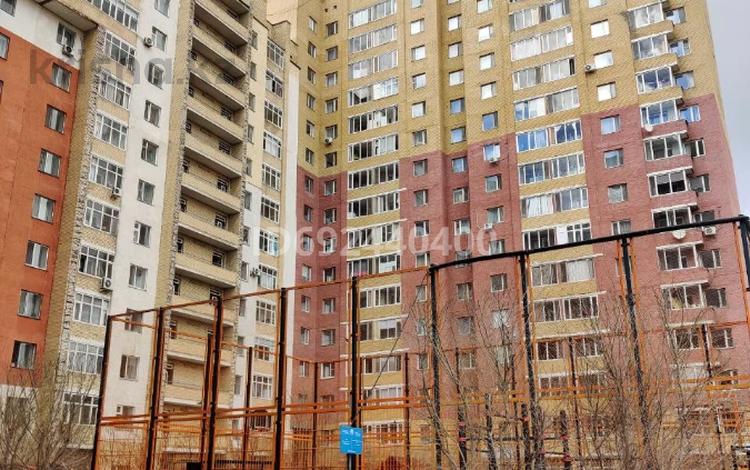 4-комнатная квартира, 111 м², 11/13 этаж, Жубанова 10 — Иманова за 33 млн 〒 в Астане, р-н Байконур — фото 8