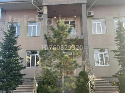 Отдельный дом · 6 комнат · 750 м² · 10 сот., мкр Коктобе, Кыз Жибек 123 Б за 650 млн 〒 в Алматы, Медеуский р-н