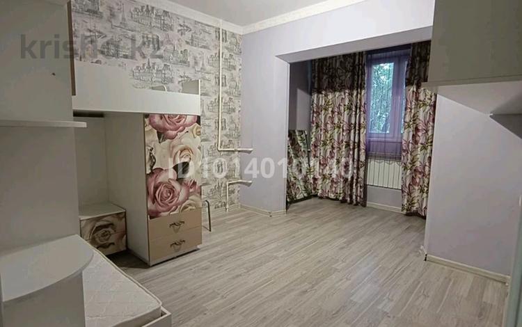 3-комнатная квартира · 68 м² · 2/9 этаж, мкр Таугуль-1 72 за 330 000 ₸ в Алматы, Ауэзовский р-н — фото 2