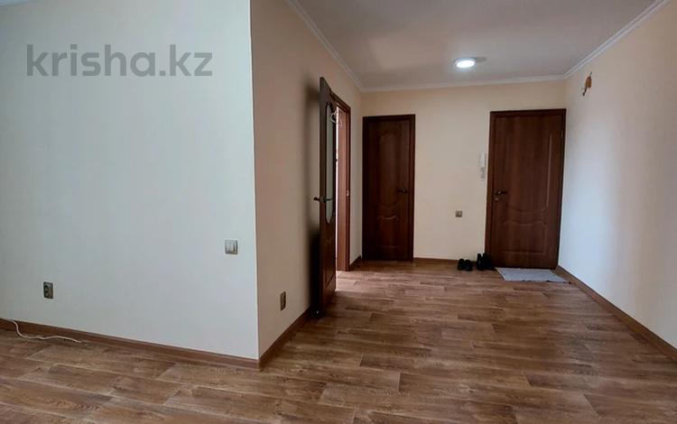2-комнатная квартира, 58 м², 4/5 этаж, Назарбаева 3/2 за 20 млн 〒 в Павлодаре — фото 2