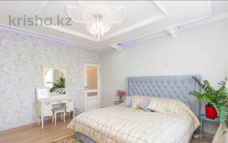 3-комнатная квартира, 130 м², 4/9 этаж помесячно, Акмешит 5