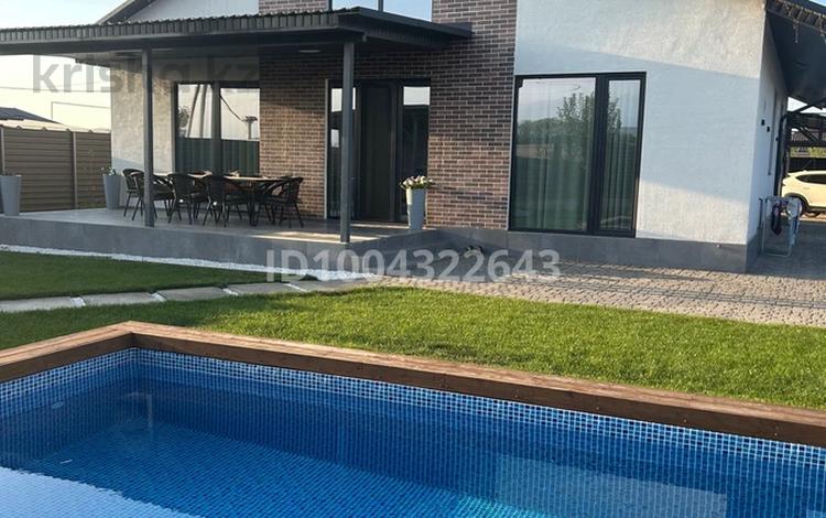 Отдельный дом · 4 комнаты · 165.1 м² · 8 сот., Байгарашева за 115 млн ₸ в Туздыбастау (Калинино) — фото 2