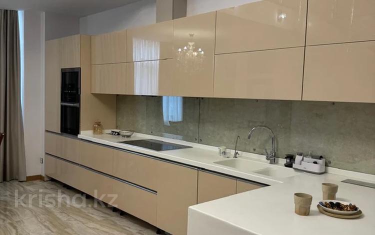 5-бөлмелі пәтер · 370 м² · 5/6 қабат, Ходжанова 10 — Жарокова, бағасы: 1.5 млн 〒 в Алматы, Бостандыкский р-н — фото 2