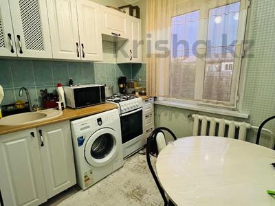 1-комнатная квартира · 31 м² · 5/5 этаж, Самал 40 — за Тоймарт за 10 млн 〒 в Талдыкоргане, мкр Самал